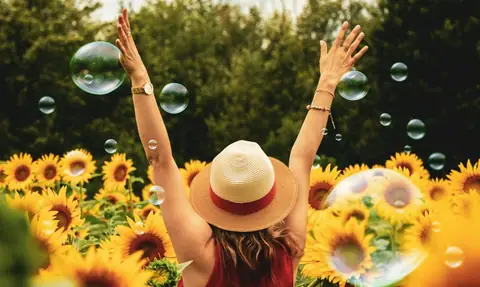 How To Enjoy the Summer on a Budget, According to Money Expert